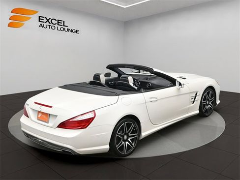 Used 2015 Mercedes-Benz SL 550 w/ White Arrow Edition image 36