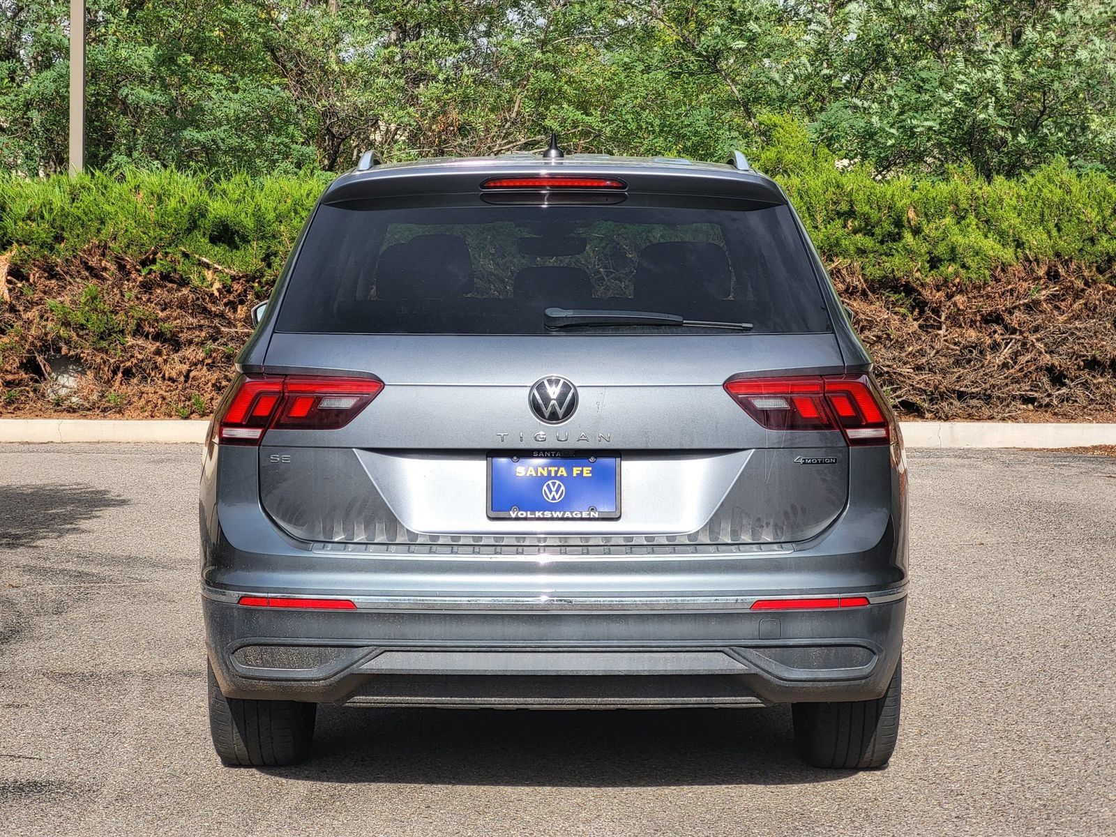 Used 2023 Volkswagen Tiguan SE w/ Panoramic Sunroof Package AWD/4WD image 6