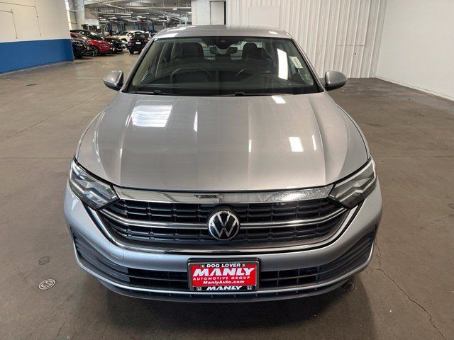 Used 2024 Volkswagen Jetta SE FWD image 8