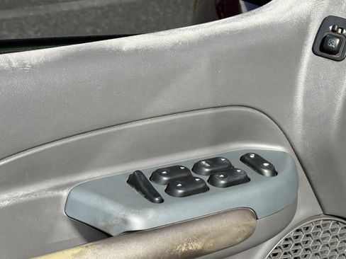 Used 2001 Ford Explorer Sport Trac 4x4 image 18