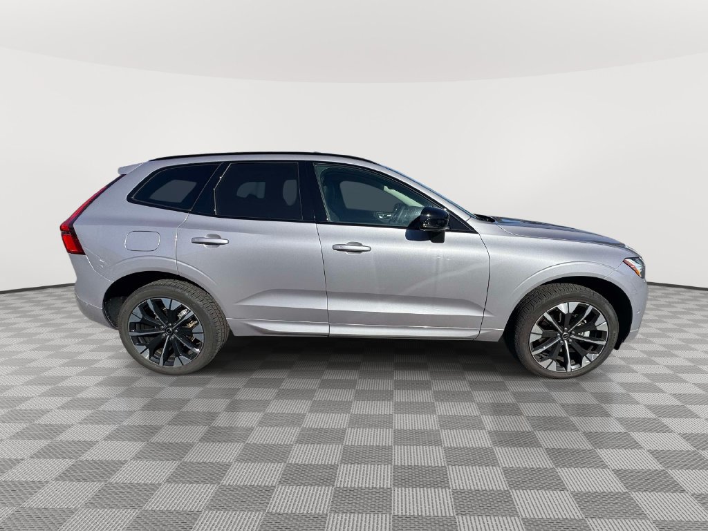 Used 2026 Volvo XC60 B5 Plus AWD/4WD image 3