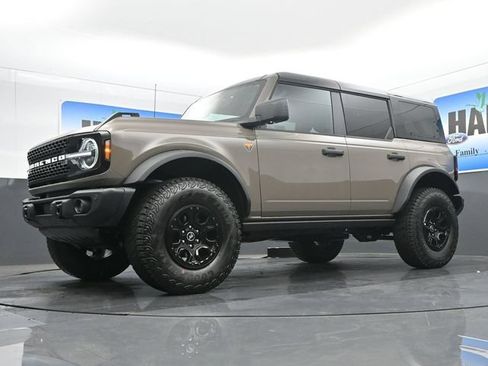 New 2026 Ford Bronco Badlands AWD/4WD image 18