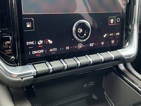 New 2026 GMC Yukon XL Elevation image 24