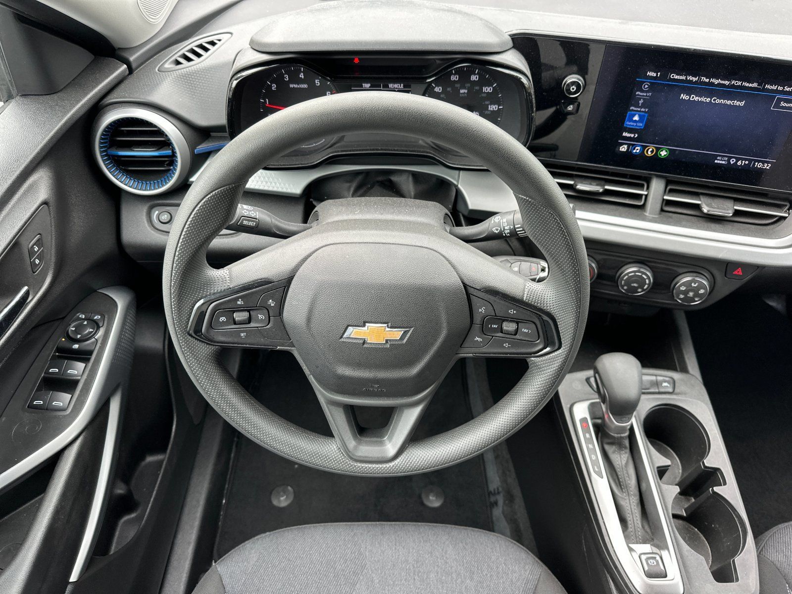 Used 2025 Chevrolet Trax LS FWD image 13