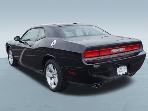 Used 2012 Dodge Challenger SXT image 5