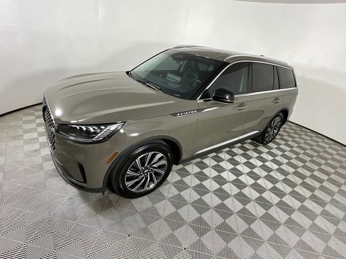 Used 2025 Lincoln Aviator 2WD w/ Equipment Group 101A image 9