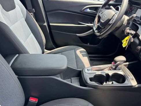 Certified 2024 Chevrolet Trax RS w/ Driver Confidence Package FWD image 7