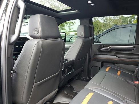 Used 2024 GMC Sierra 2500 AT4 w/ AT4 Premium Plus Package image 10