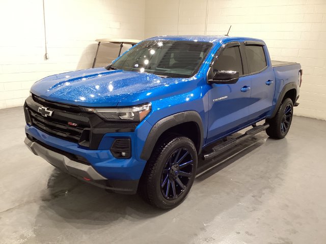 Used 2023 Chevrolet Colorado Z71 w/ Z71 Convenience Package 2 AWD/4WD image 3
