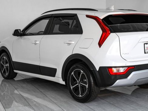Used 2024 Kia Niro EX FWD image 62