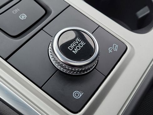 Used 2022 Ford Explorer Limited w/ Equipment Group 301A image 33