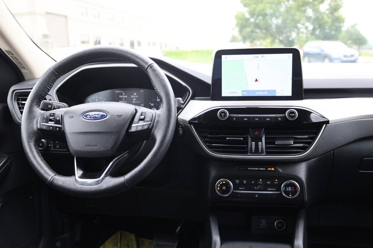 Used 2020 Ford Escape SEL AWD/4WD image 23