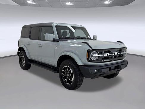 Used 2024 Ford Bronco Outer Banks AWD/4WD image 7