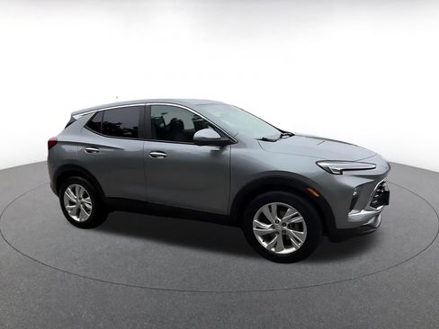 Used 2025 Buick Encore GX Preferred FWD image 2