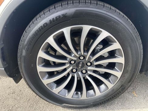 Certified 2022 Lincoln Aviator Reserve w/ Elements Package Plus image 14