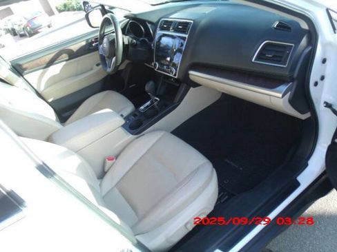 Used 2018 Subaru Outback 2.5i Limited image 5