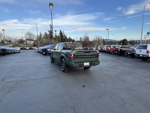 Used 2025 Nissan Frontier PRO-4X image 4