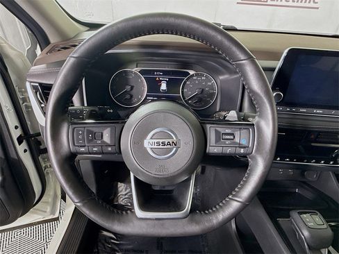 Certified 2021 Nissan Rogue SV w/ Premium Package image 21