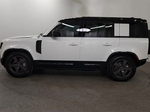 Used 2025 Land Rover Defender 110 X-Dynamic SE image 5