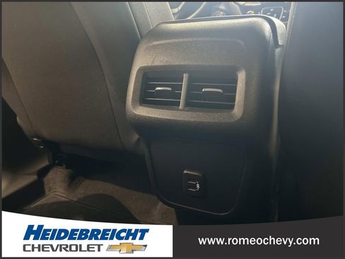 Used 2023 Chevrolet Equinox LS image 17