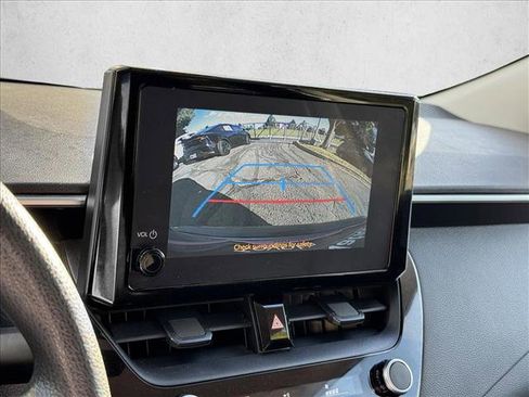 Used 2023 Toyota Corolla LE image 11