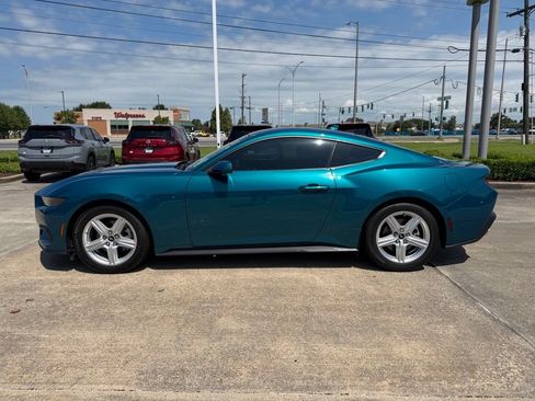 Used 2026 Ford Mustang Coupe RWD image 2