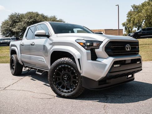 Certified 2026 Toyota Tacoma SR5 AWD/4WD image 1