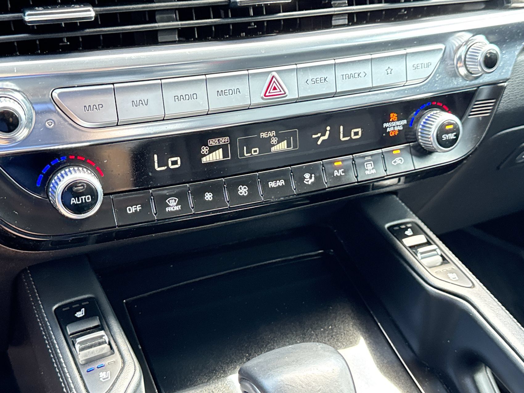 Used 2022 Kia Telluride SX w/ Towing Package FWD image 19