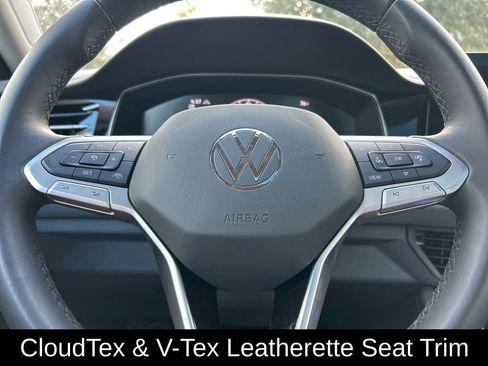 Used 2025 Volkswagen Jetta SE w/ Sunroof Package image 24