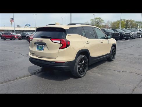 Certified 2023 GMC Terrain SLE w/ Driver Convenience Package FWD image 8