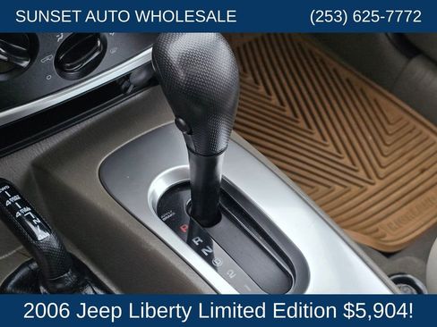 Used 2006 Jeep Liberty Limited image 29