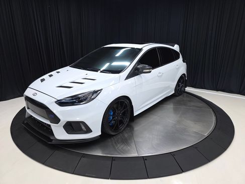 Used 2017 Ford Focus RS AWD/4WD image 11