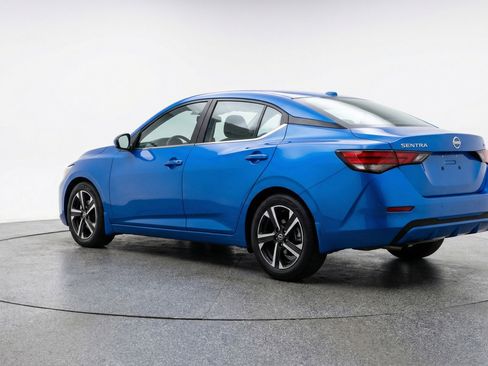Used 2025 Nissan Sentra SV image 6