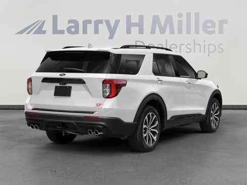 Used 2022 Ford Explorer ST w/ Equipment Group 401A image 2