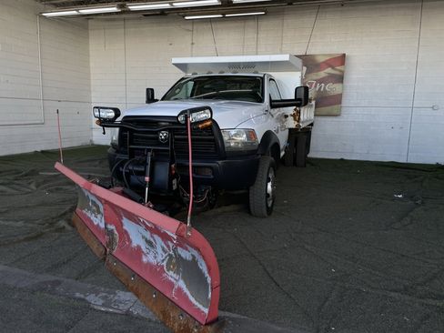 Used 2012 RAM 4500 4x4 Regular Cab w/ Max Tow Pkg image 4