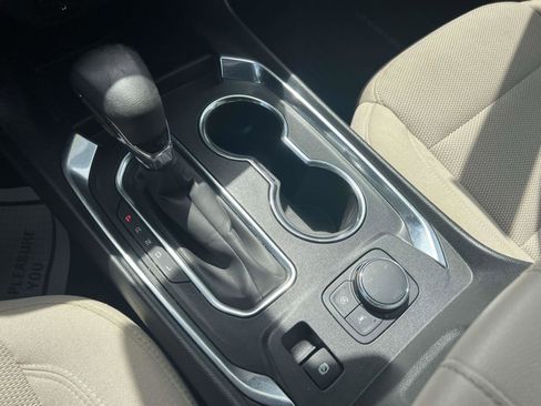 Used 2023 Chevrolet Traverse LS image 23