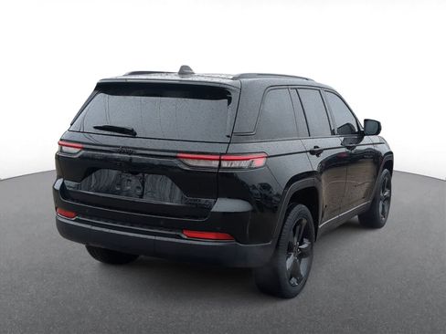 Certified 2024 Jeep Grand Cherokee Limited w/ Black Appearance Package image 8