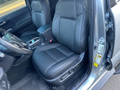 Used 2023 Toyota Tacoma TRD Sport Double Cab 5' Bed V6 image 12