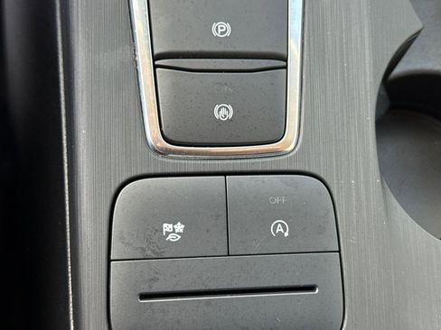 Used 2020 Ford Escape SE image 31