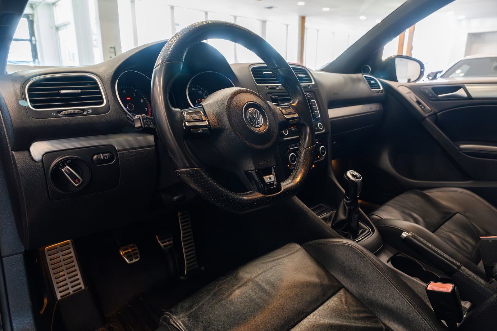 Used 2013 Volkswagen Golf R 4-Door AWD/4WD image 19