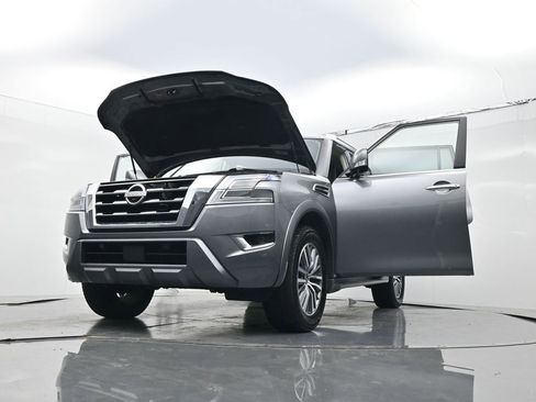 Used 2024 Nissan Armada SL w/ Captain's Chairs Package RWD image 33