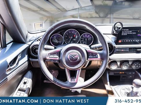 Used 2021 MAZDA MX-5 Miata Club RWD image 5