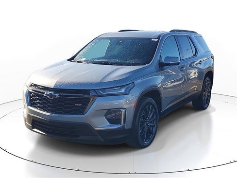 Certified 2023 Chevrolet Traverse RS image 2