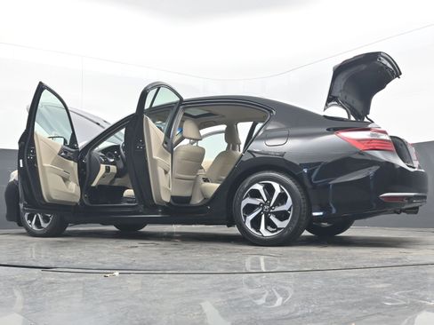 Used 2016 Honda Accord EX-L image 42