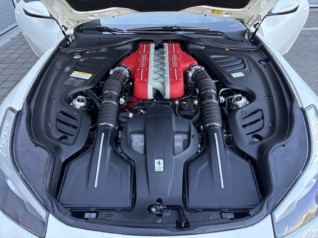 Used 2018 Ferrari GTC4Lusso AWD/4WD image 26