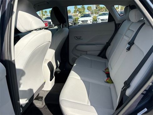 Used 2024 Hyundai Kona SE image 10