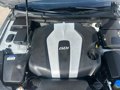 Used 2013 Hyundai Genesis 3.8 RWD image 16