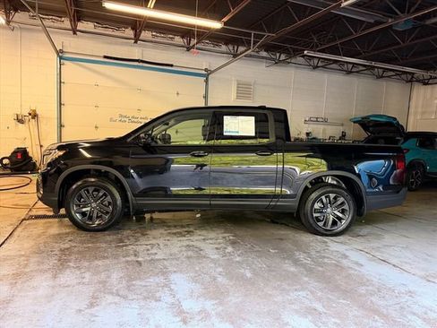 Used 2022 Honda Ridgeline Sport image 7