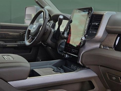 New 2026 RAM 2500 Limited AWD/4WD image 9