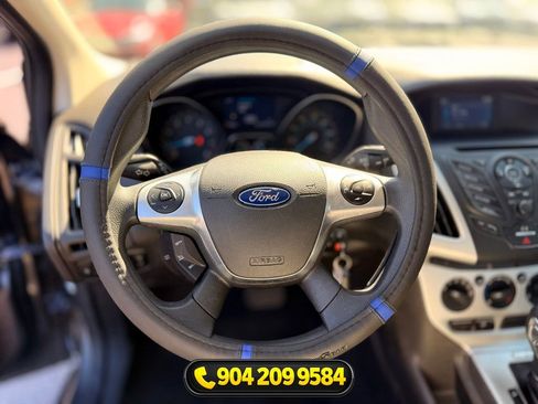 Used 2014 Ford Focus SE FWD image 14